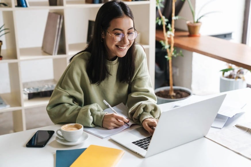 Les clichés sur les élèves en ligne : et si nous changions enfin de regard ?